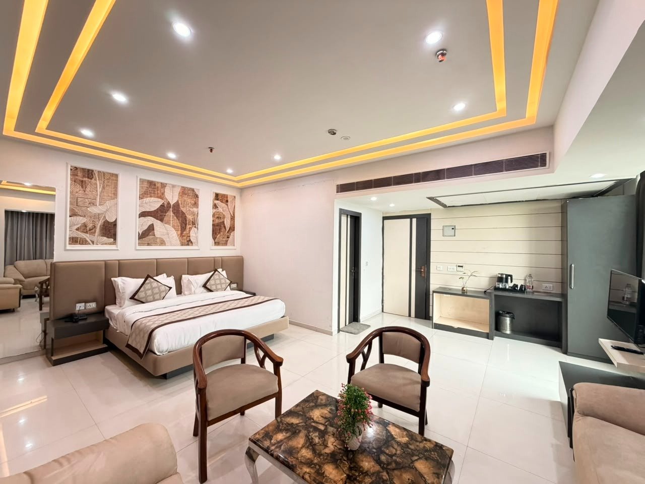 Roomshala Hotel Banana Tree  - Near Vaishali Metro Station, Ghaziabad
